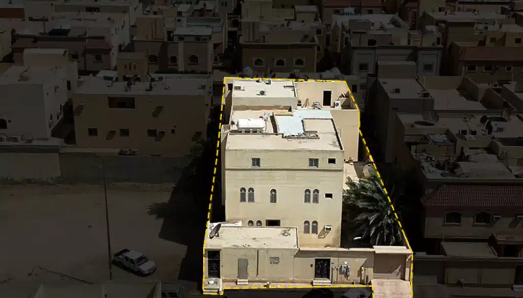 مزاد قمم الرياض