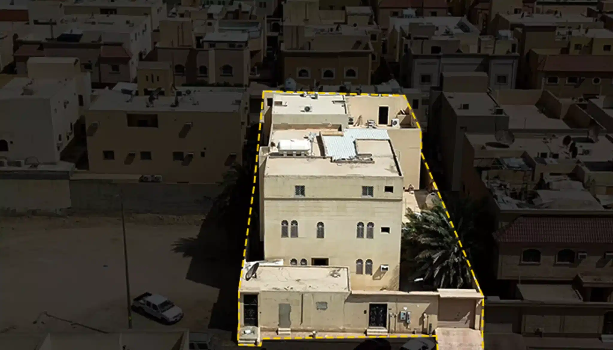 مزاد قمم الرياض