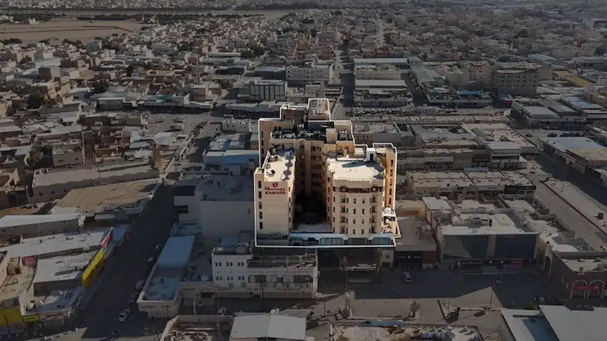 مزاد نخبة الشرق
