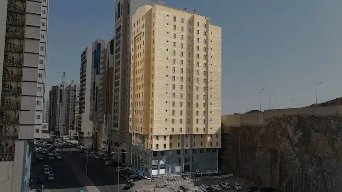 مزاد إطلالة الحرم